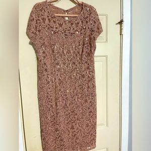 Lace detail dress